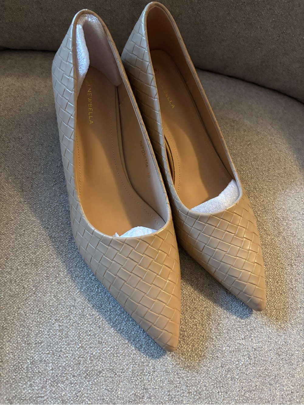 Newbella Pointed-Toe Kitten Heels Beige Nude Taupe Size 10